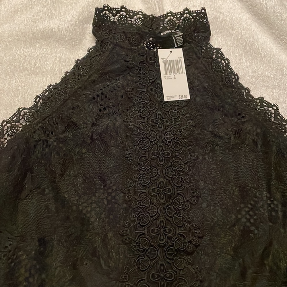 Cable & Gauge halter black lace top